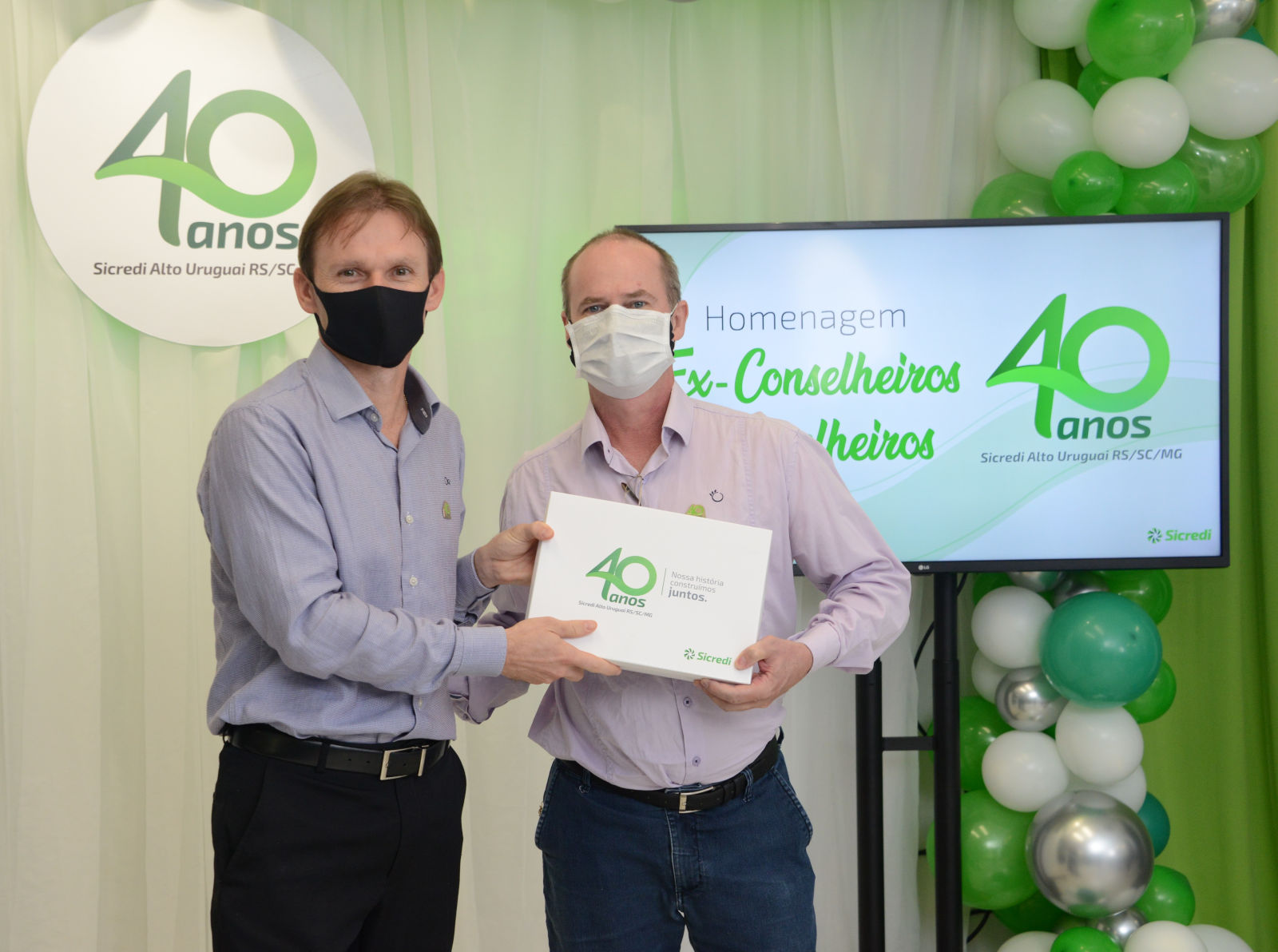 Homenagem aos colaboradores representados por José Claudio Pertuzzatti
