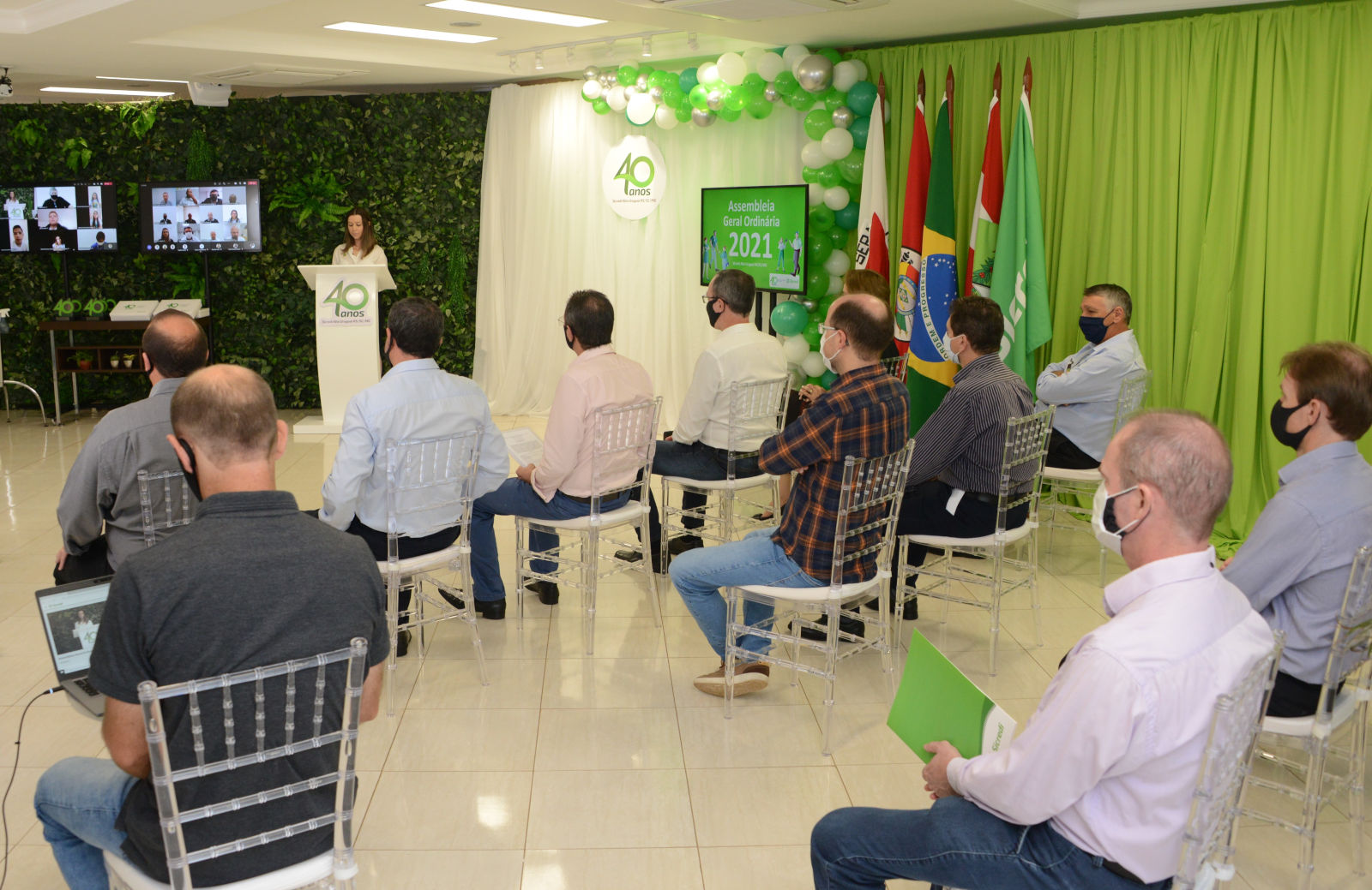 Participante acompanhando a AGO (2)