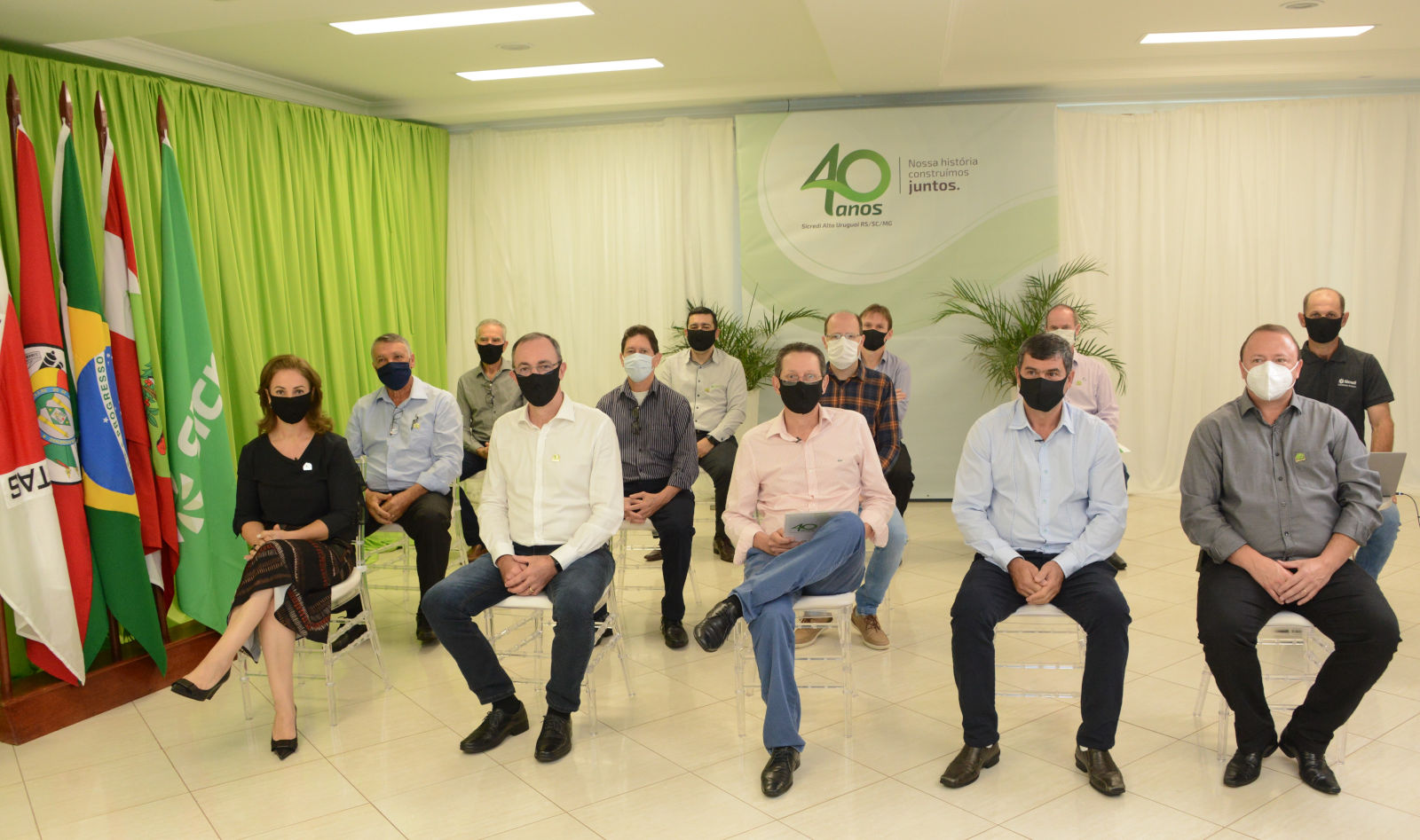 Participantes acompanhando a AGO